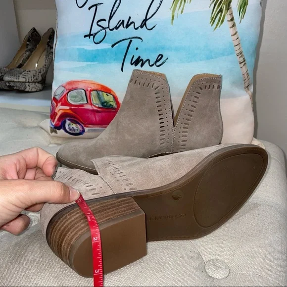 Lucky Brand NWOB! Francee Tan Suede Perforated Edge Boot - Picture 9 of 13